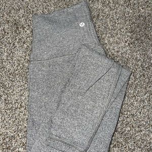LULULEMON SIZE 2 LIMITED EDITION LEGGINGS